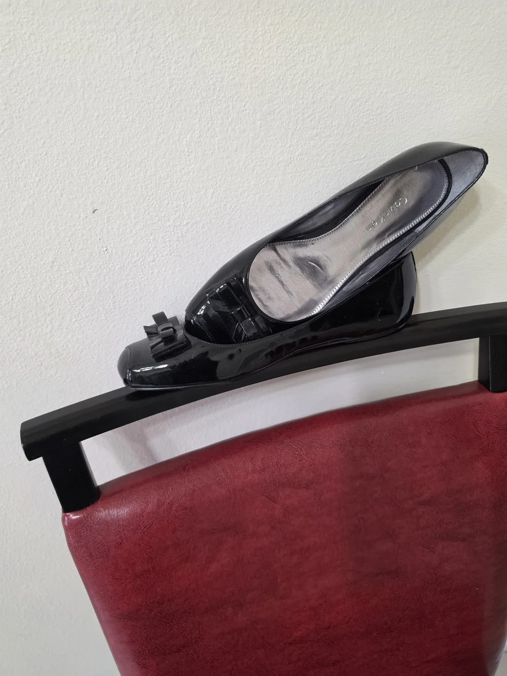 Calvin Klein-Women's Black Patent Ballet Flats with Decorative Bow